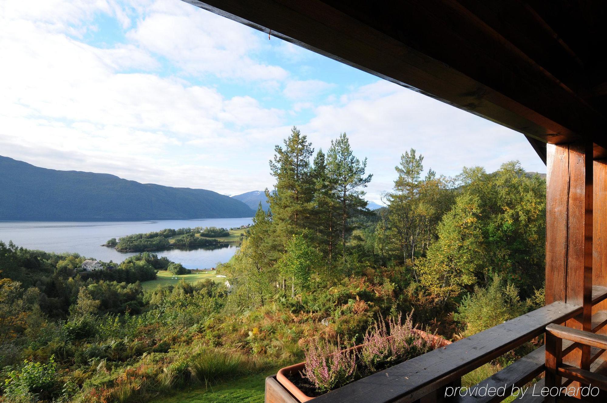 Storfjord Hotel Skodje Екстериор снимка